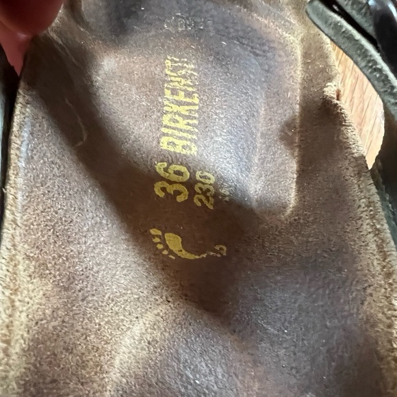 Birkenstock tan suede Gizah sandal in VGUC size 36 comfy and soft - Picture 11 of 13